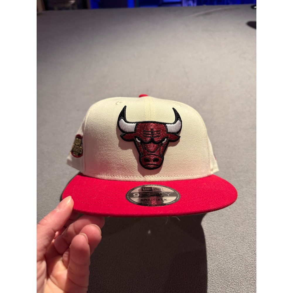 New Era 9FIFTY Chicago Bulls 1996 NBA Finals Snapback Hat Cream Red One Size